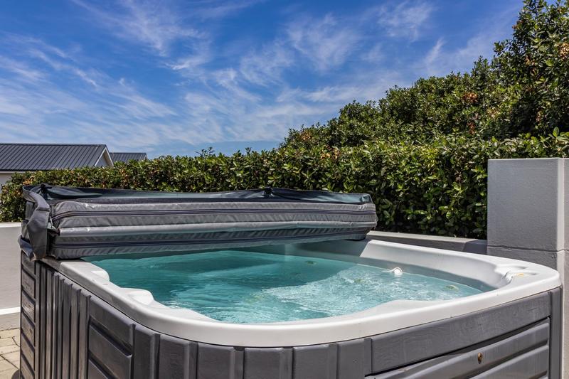 4 Bedroom Property for Sale in Sandbaai Western Cape